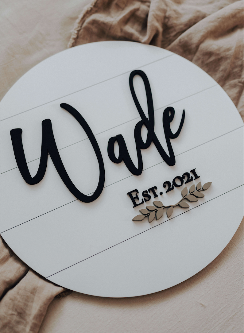 Family Name Shiplap Round